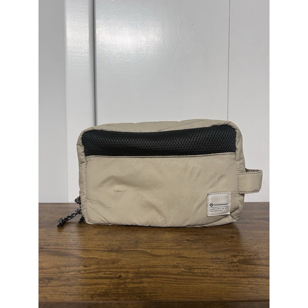 Lululemon Nylon Patch Logo Travel Kit EUC Beige Commuter Overnight Dopp Neutral